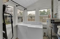 607 Holland, Cayce, SC 29033