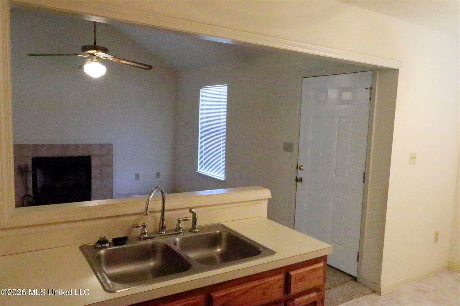 1037 Cabbott Lane, Richland, MS 39218
