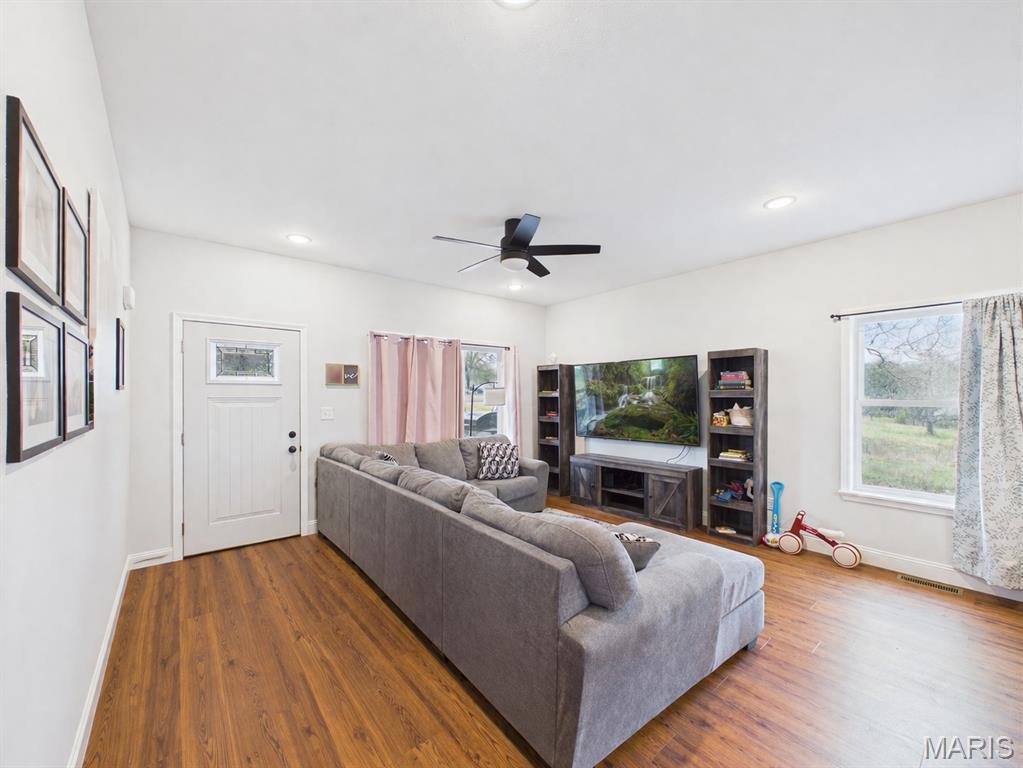 223 Hawkins Avenue, Crocker, MO 65452