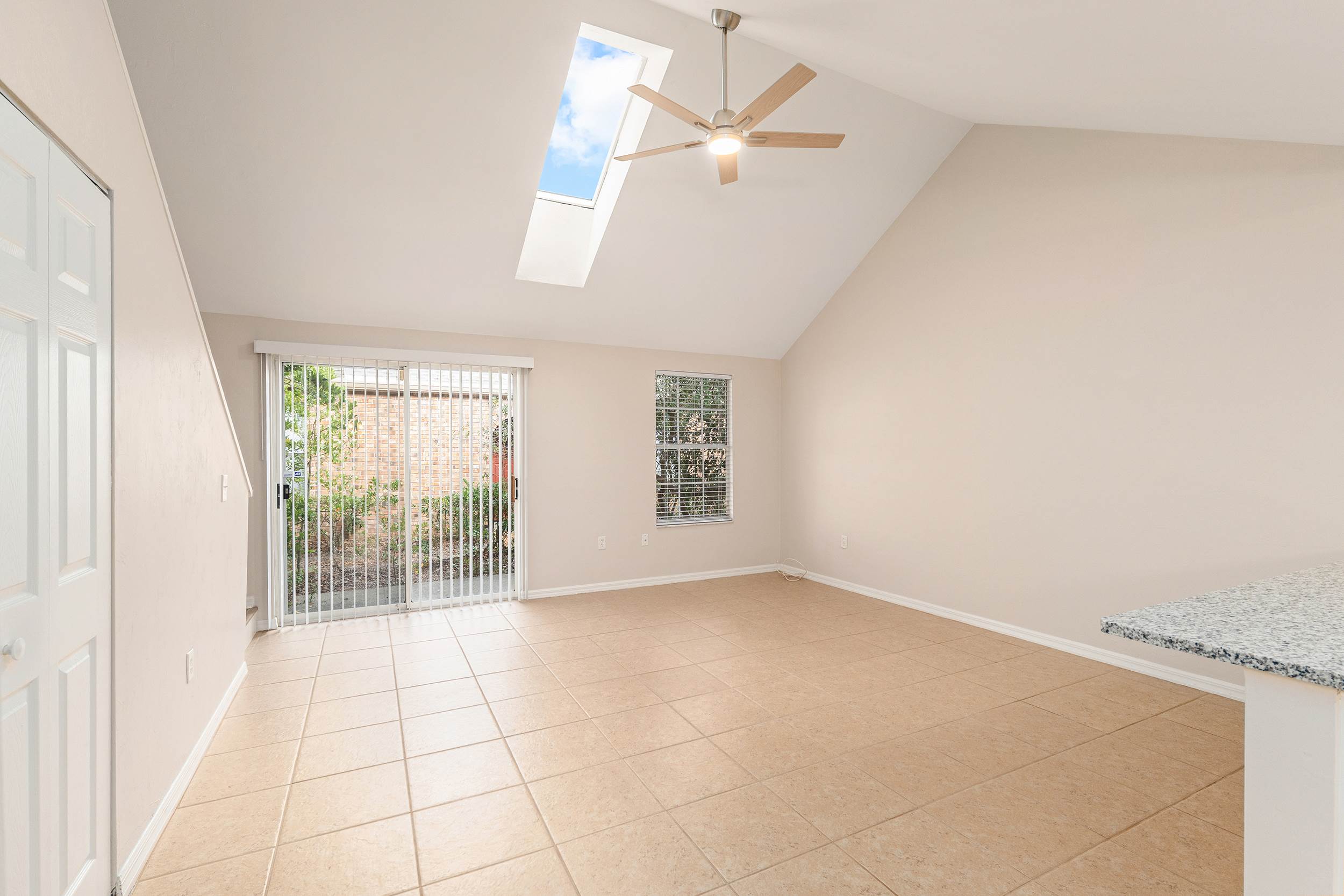9755 SW 52nd Rd, Gainesville, FL 32608
