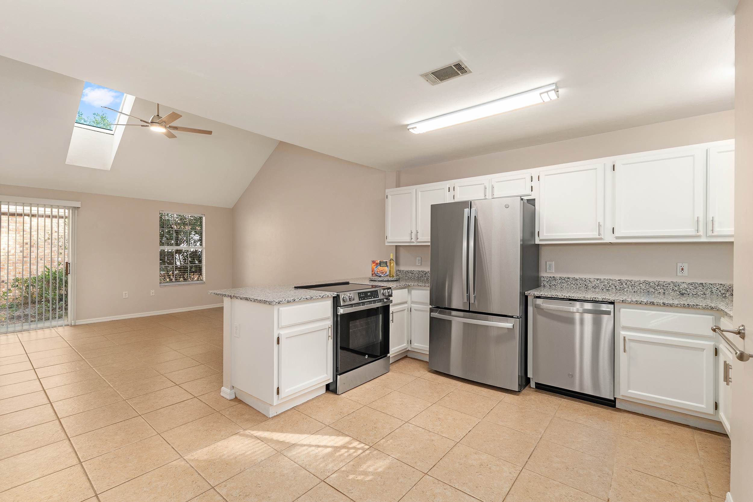 9755 SW 52nd Rd, Gainesville, FL 32608