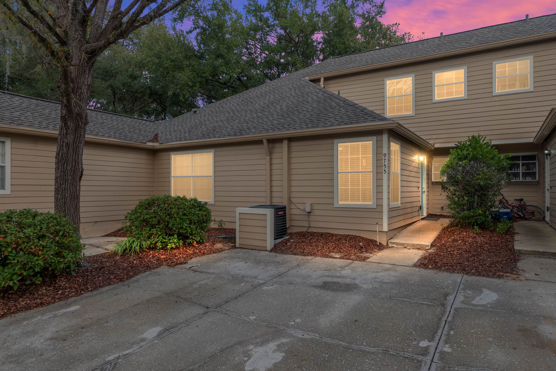 9755 SW 52nd Rd, Gainesville, FL 32608
