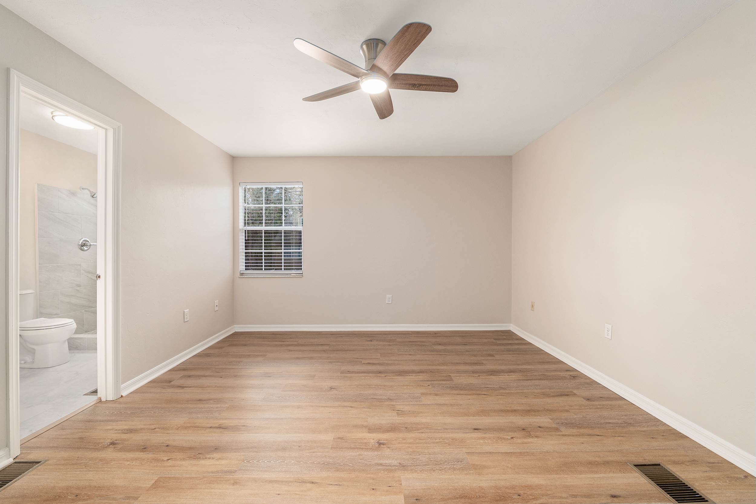 9755 SW 52nd Rd, Gainesville, FL 32608