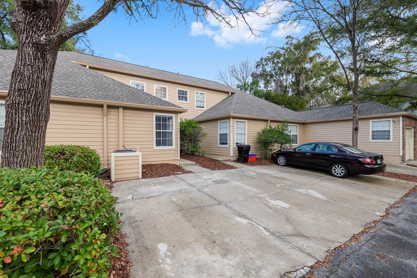 9755 SW 52nd Rd, Gainesville, FL 32608