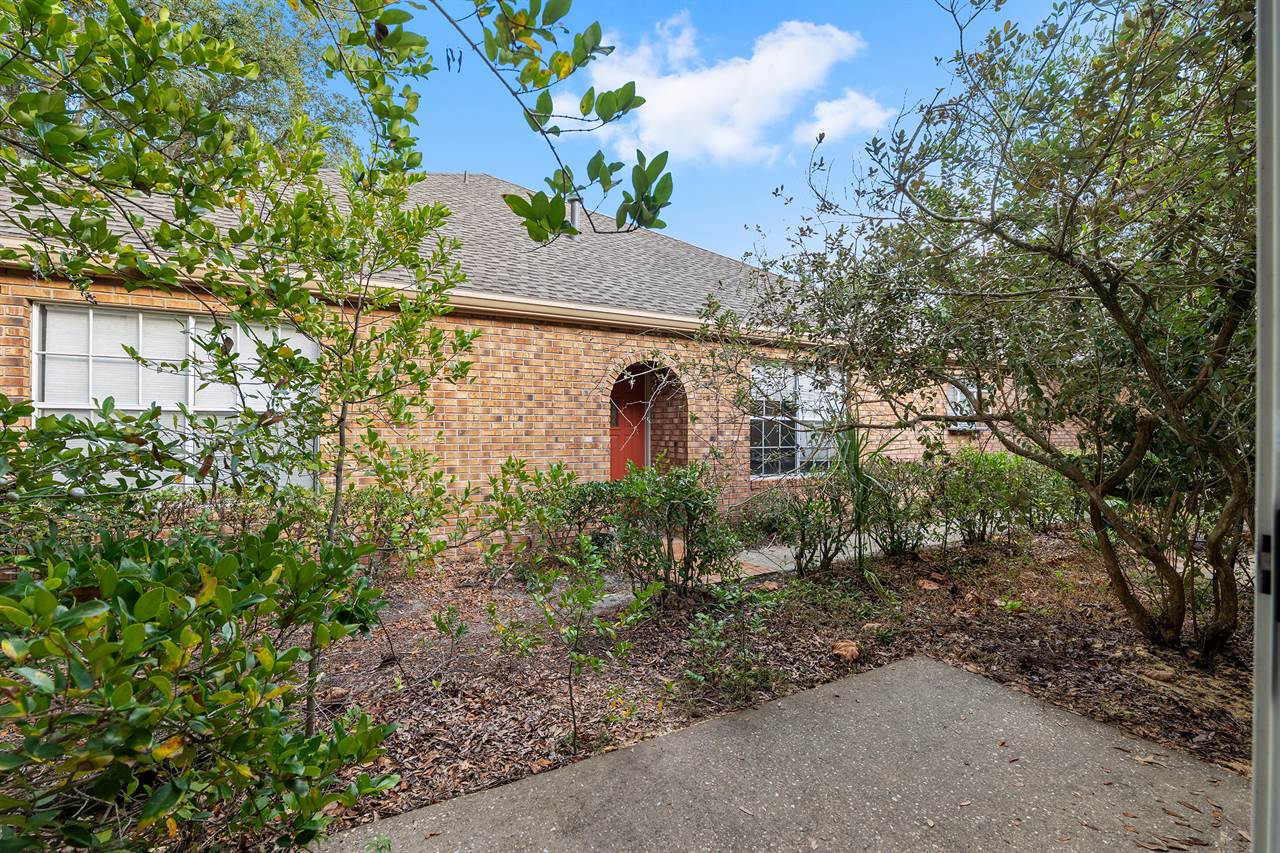 9755 SW 52nd Rd, Gainesville, FL 32608