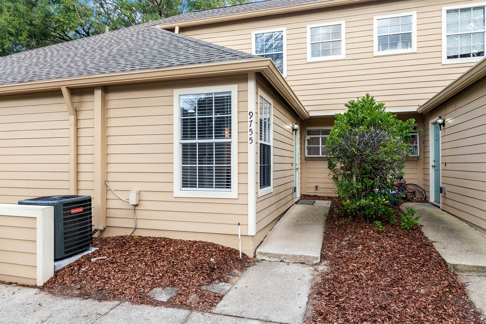 9755 SW 52nd Rd, Gainesville, FL 32608