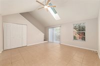 9755 SW 52nd Rd, Gainesville, FL 32608