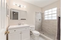 9755 SW 52nd Rd, Gainesville, FL 32608