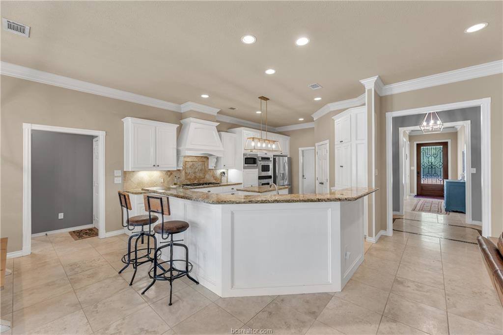 2207 Rockingham Loop, College Station, TX 77845