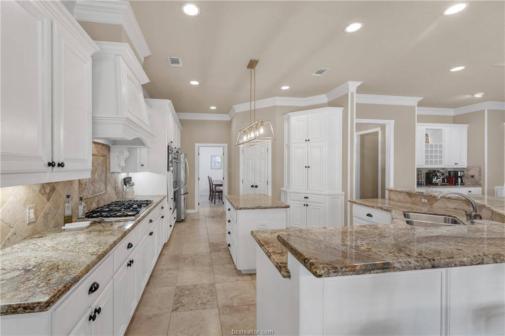 2207 Rockingham Loop, College Station, TX 77845