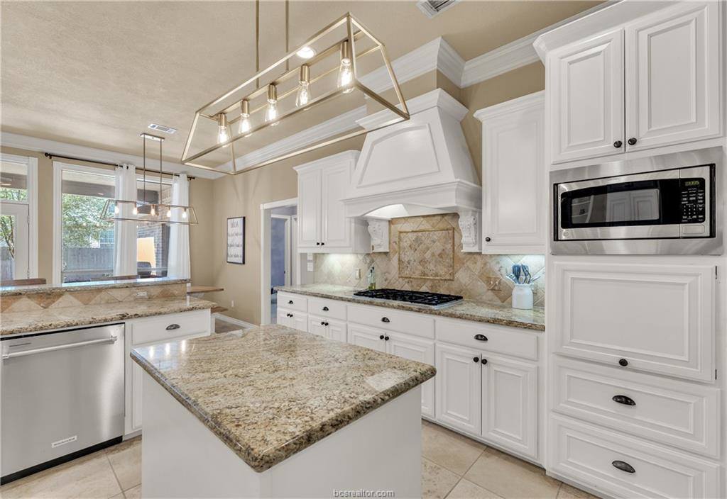 2207 Rockingham Loop, College Station, TX 77845