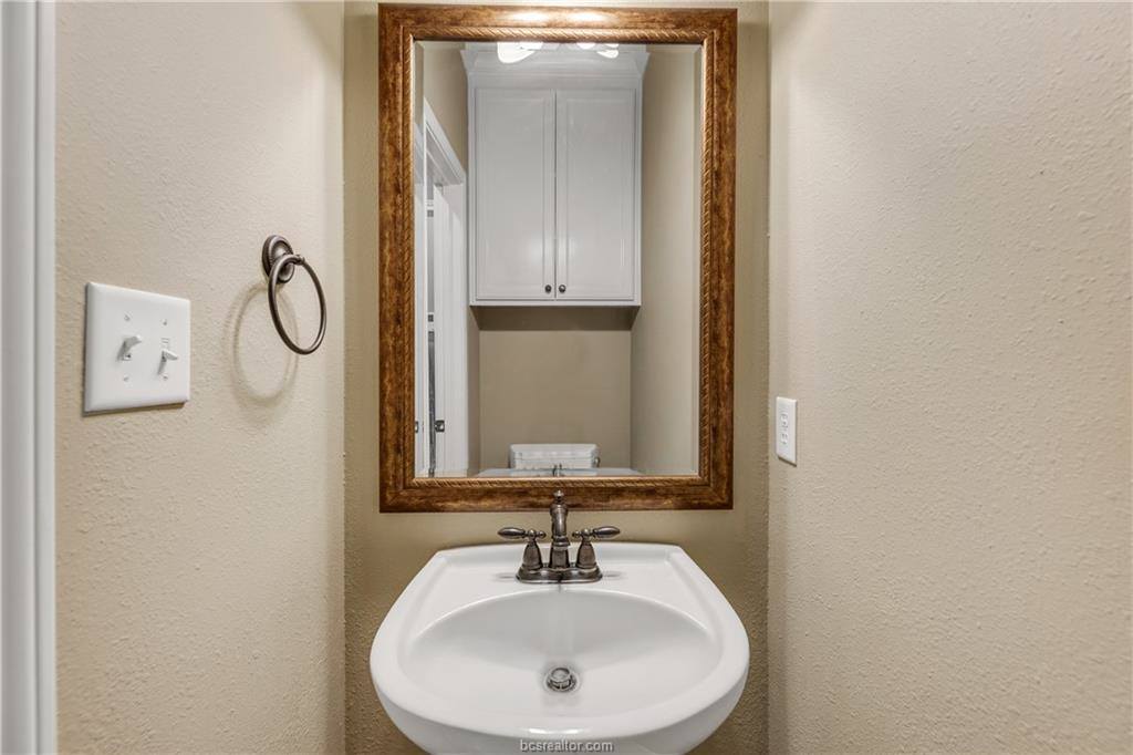 2207 Rockingham Loop, College Station, TX 77845