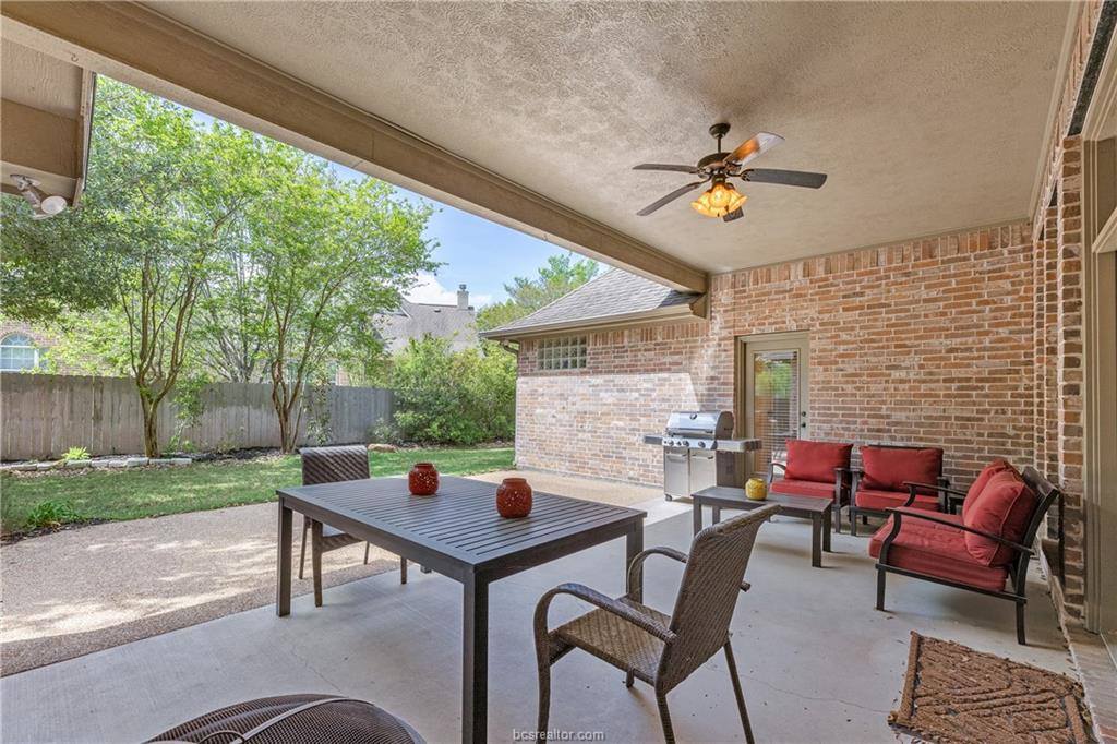 2207 Rockingham Loop, College Station, TX 77845