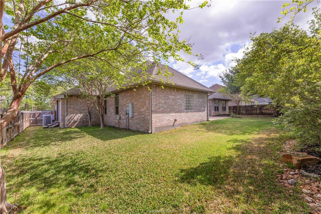 2207 Rockingham Loop, College Station, TX 77845