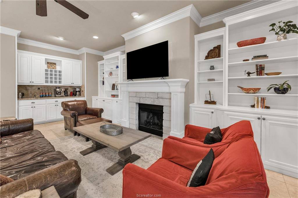 2207 Rockingham Loop, College Station, TX 77845