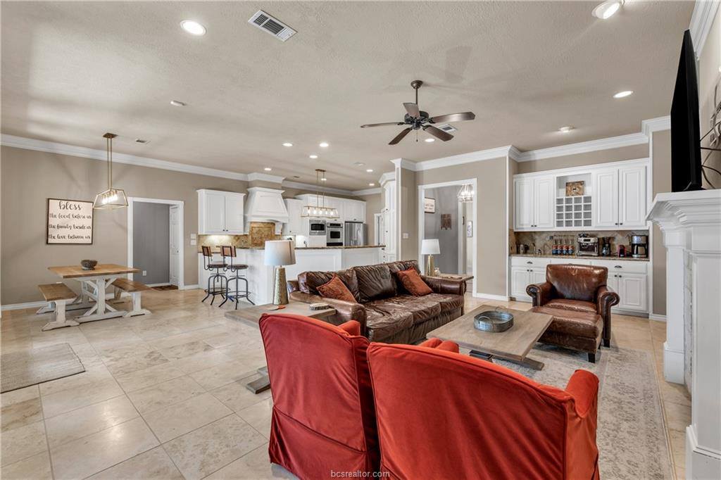 2207 Rockingham Loop, College Station, TX 77845