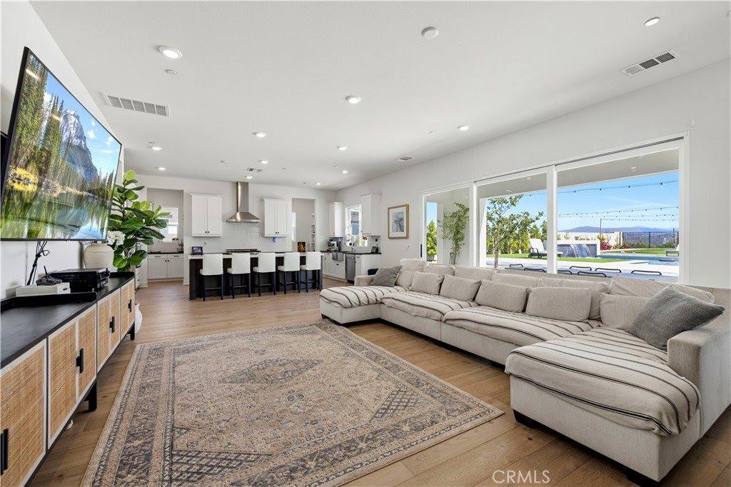 28346 Old Springs, Castaic, CA 91384