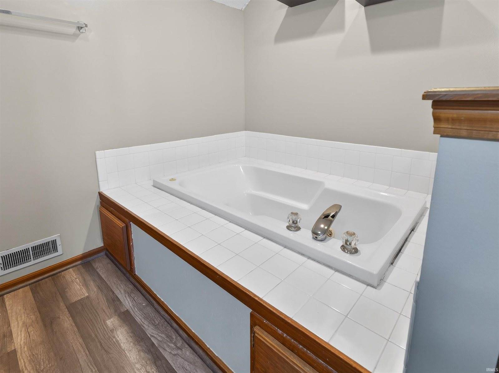 10514 Cherry Creek Road, Fort Wayne, IN 46818