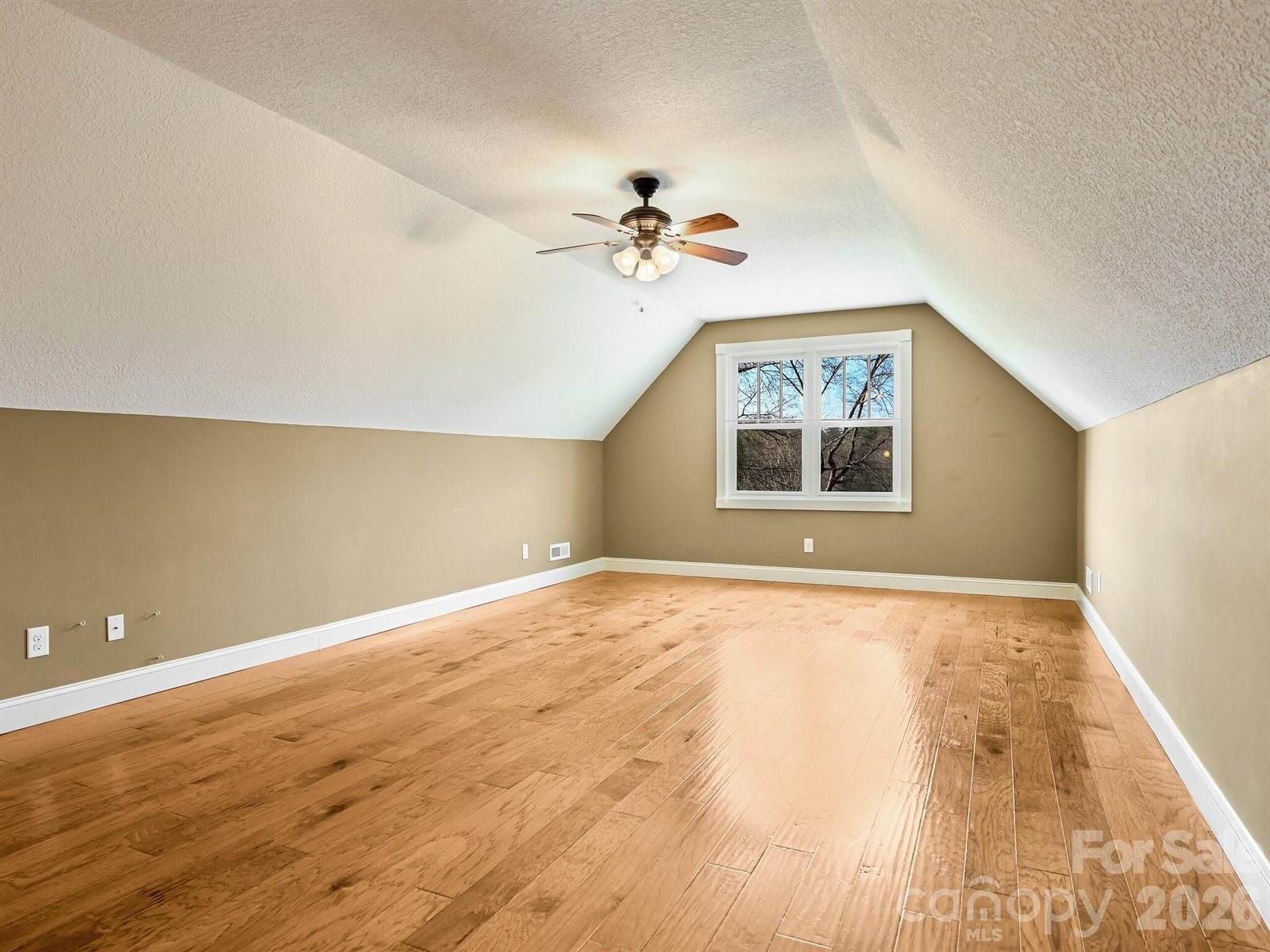 199 Macedonia Road, Asheville, NC 28804