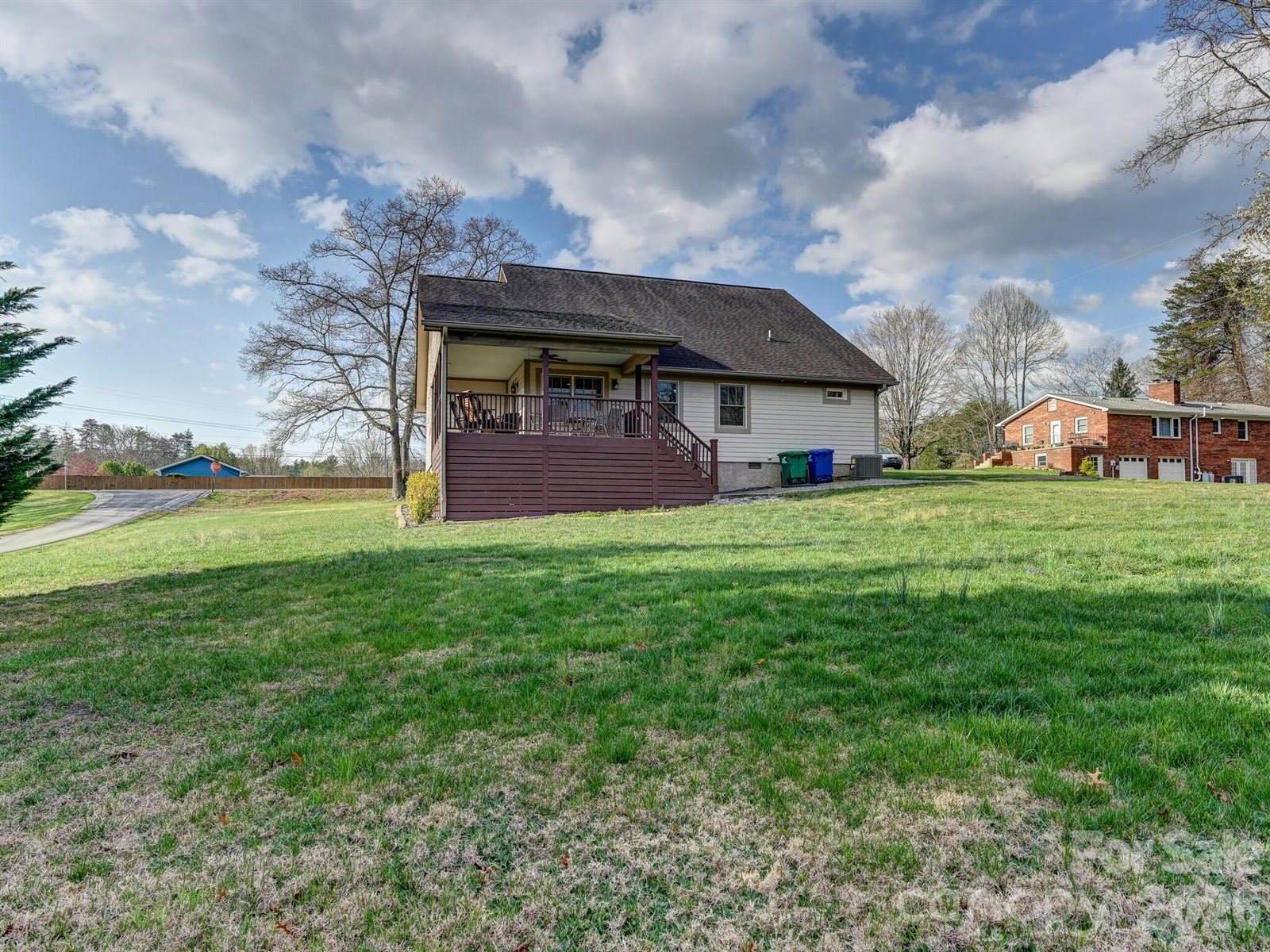 199 Macedonia Road, Asheville, NC 28804