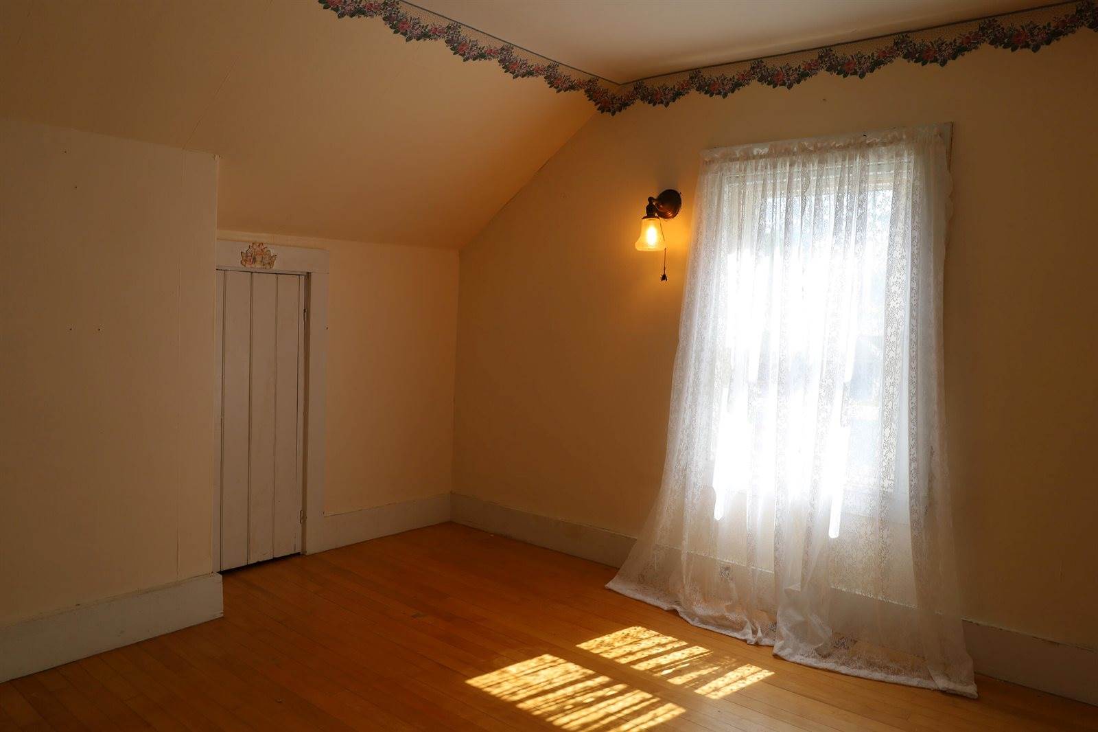 42 Thirteenth Street, Bangor, ME 04401