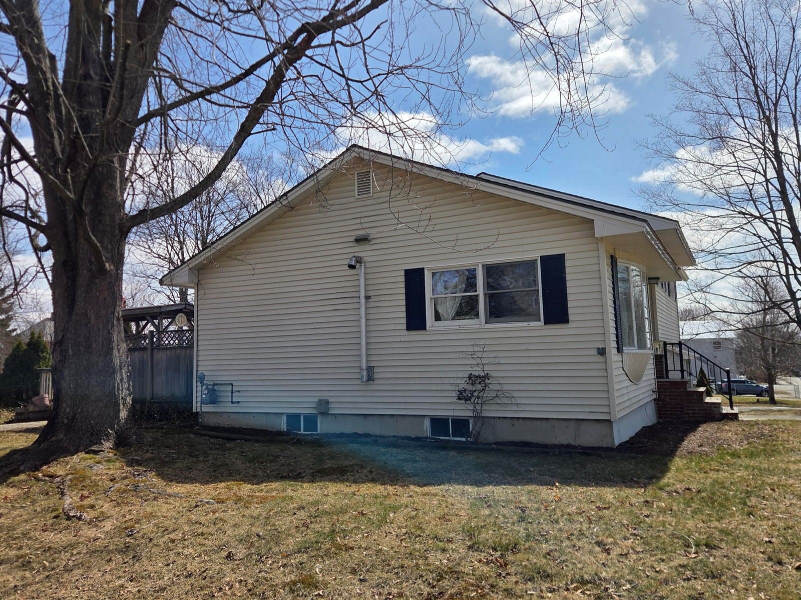 277 Pearl Street, Bangor, ME 04401