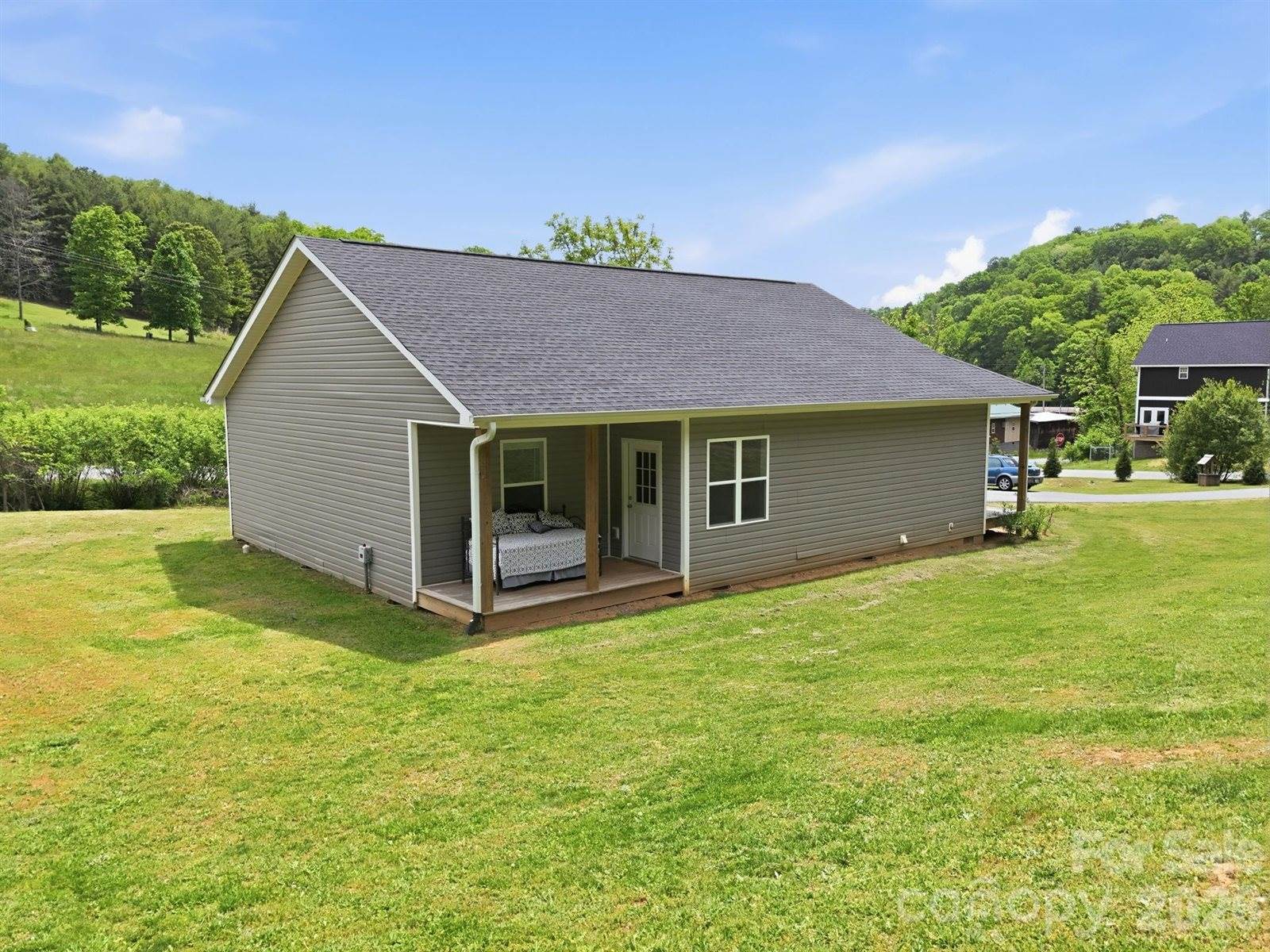 10 Scarlett Ridge Drive, Marshall, NC 28753
