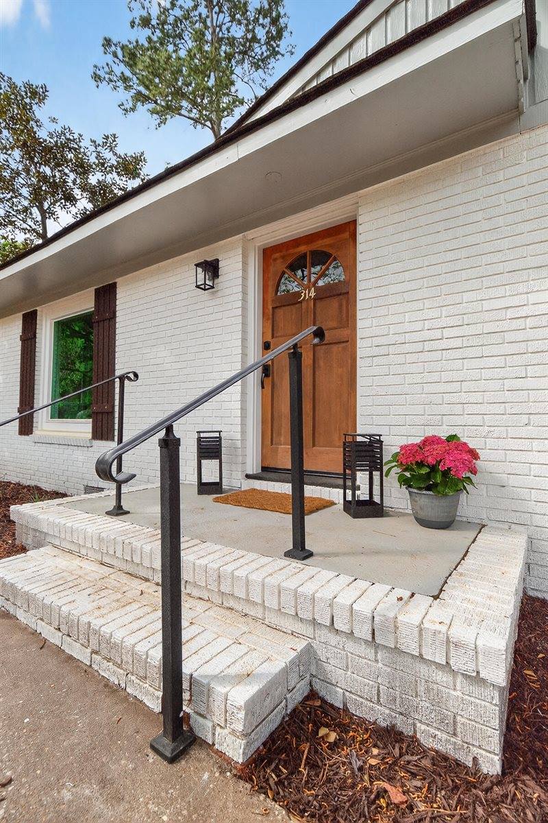 314 Ashley Drive, Summerville, SC 29485