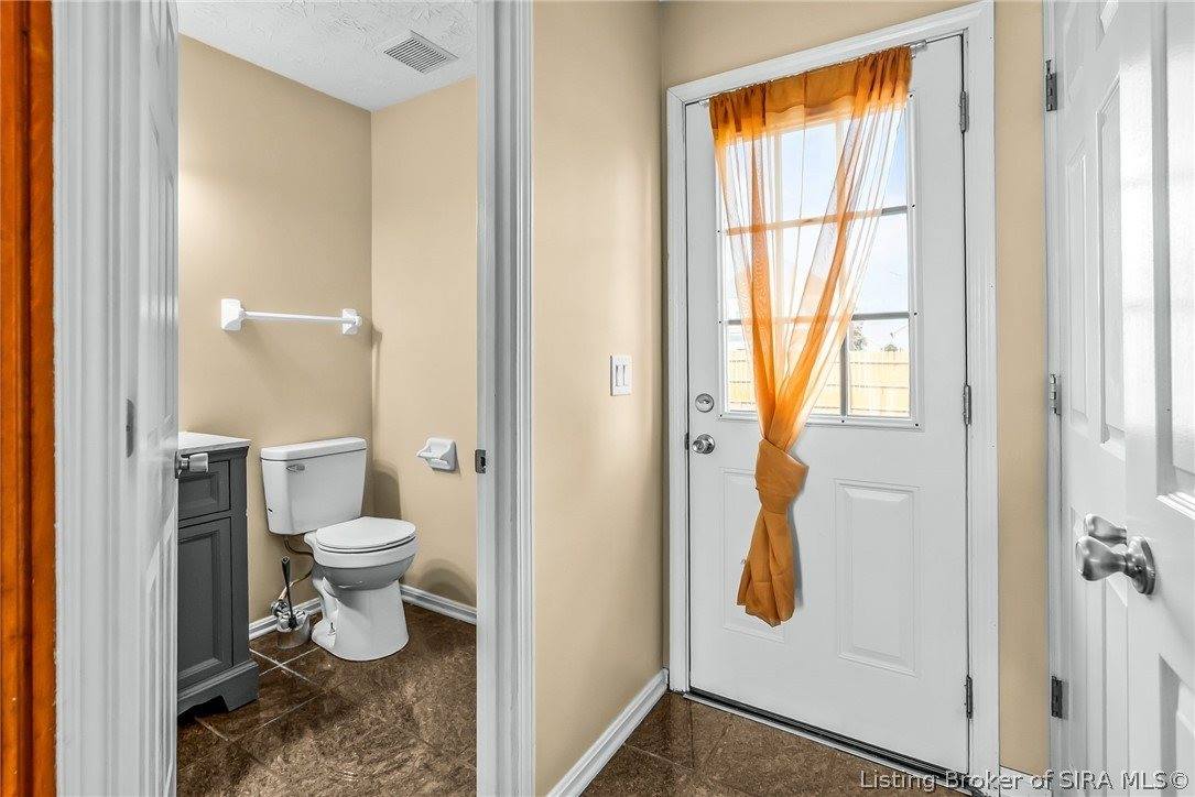 2201 Glenn Abbey, Jeffersonville, IN 47130