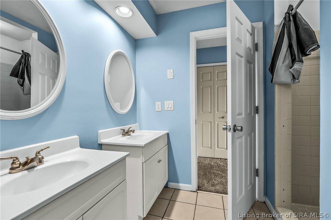 2201 Glenn Abbey, Jeffersonville, IN 47130