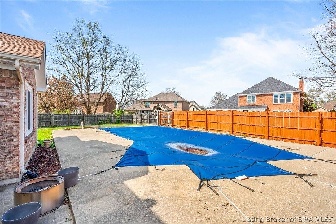 2201 Glenn Abbey, Jeffersonville, IN 47130