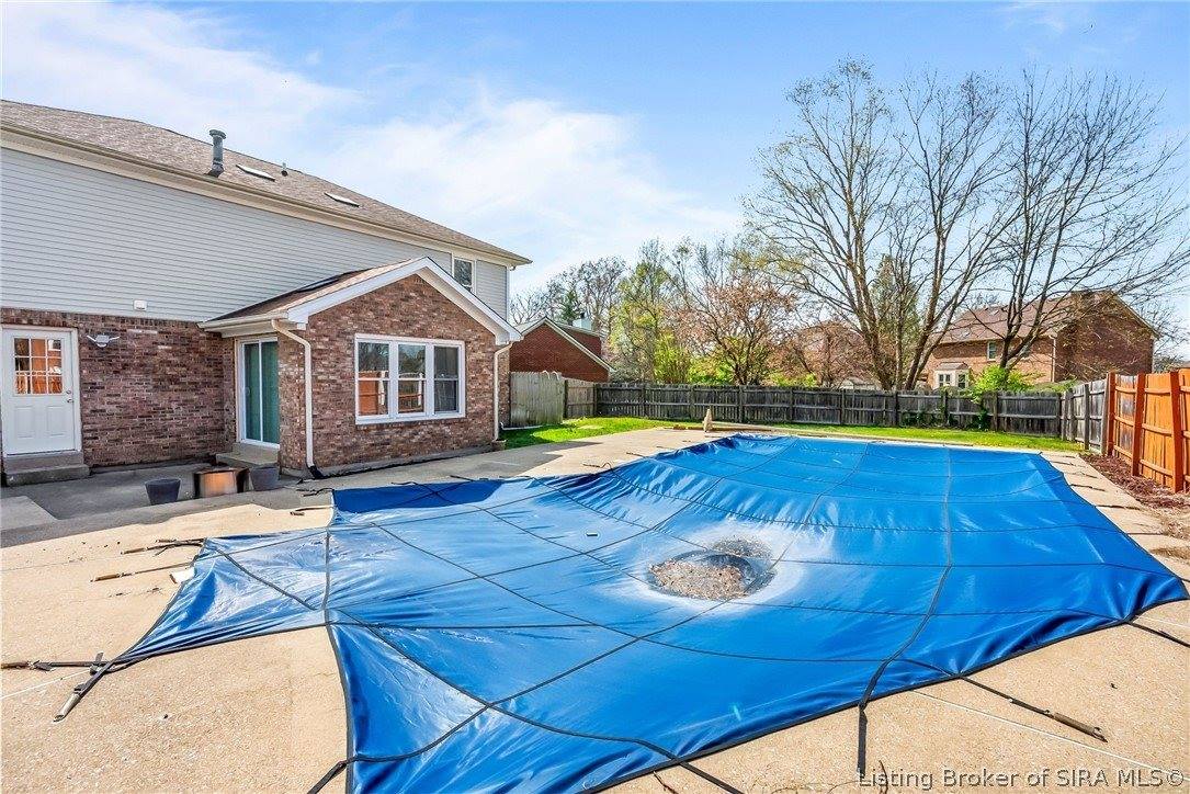 2201 Glenn Abbey, Jeffersonville, IN 47130