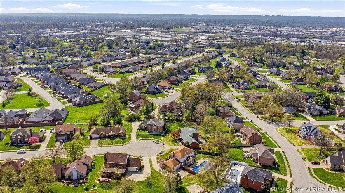 2201 Glenn Abbey, Jeffersonville, IN 47130