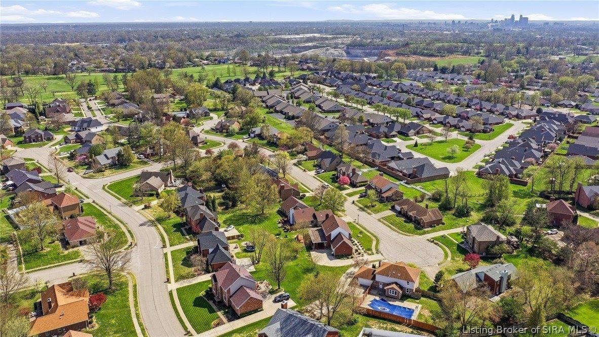 2201 Glenn Abbey, Jeffersonville, IN 47130