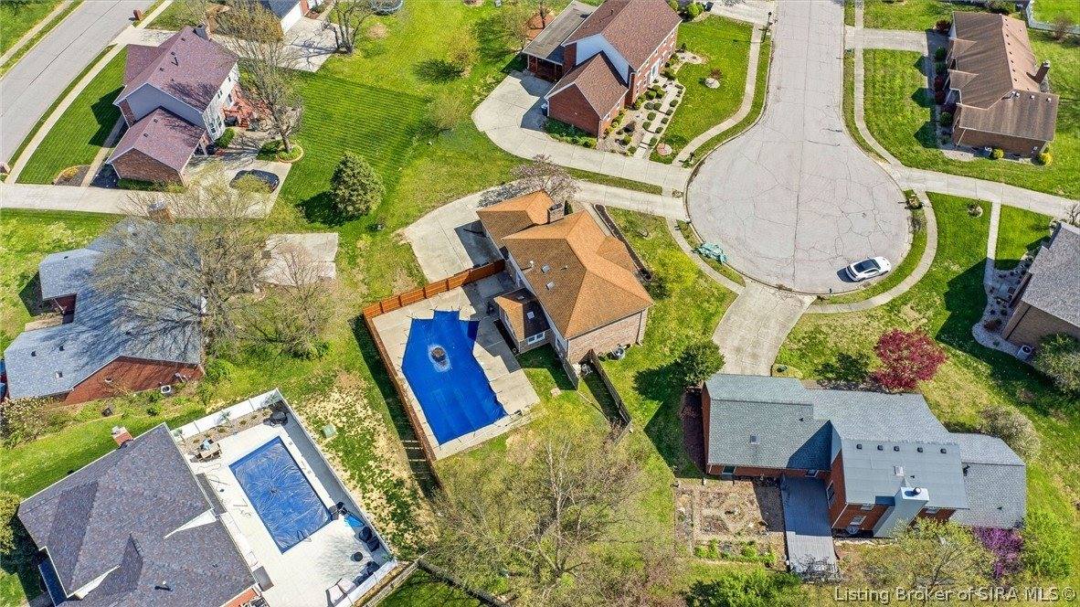 2201 Glenn Abbey, Jeffersonville, IN 47130