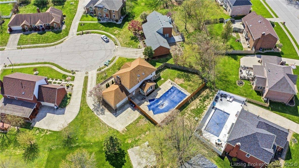 2201 Glenn Abbey, Jeffersonville, IN 47130