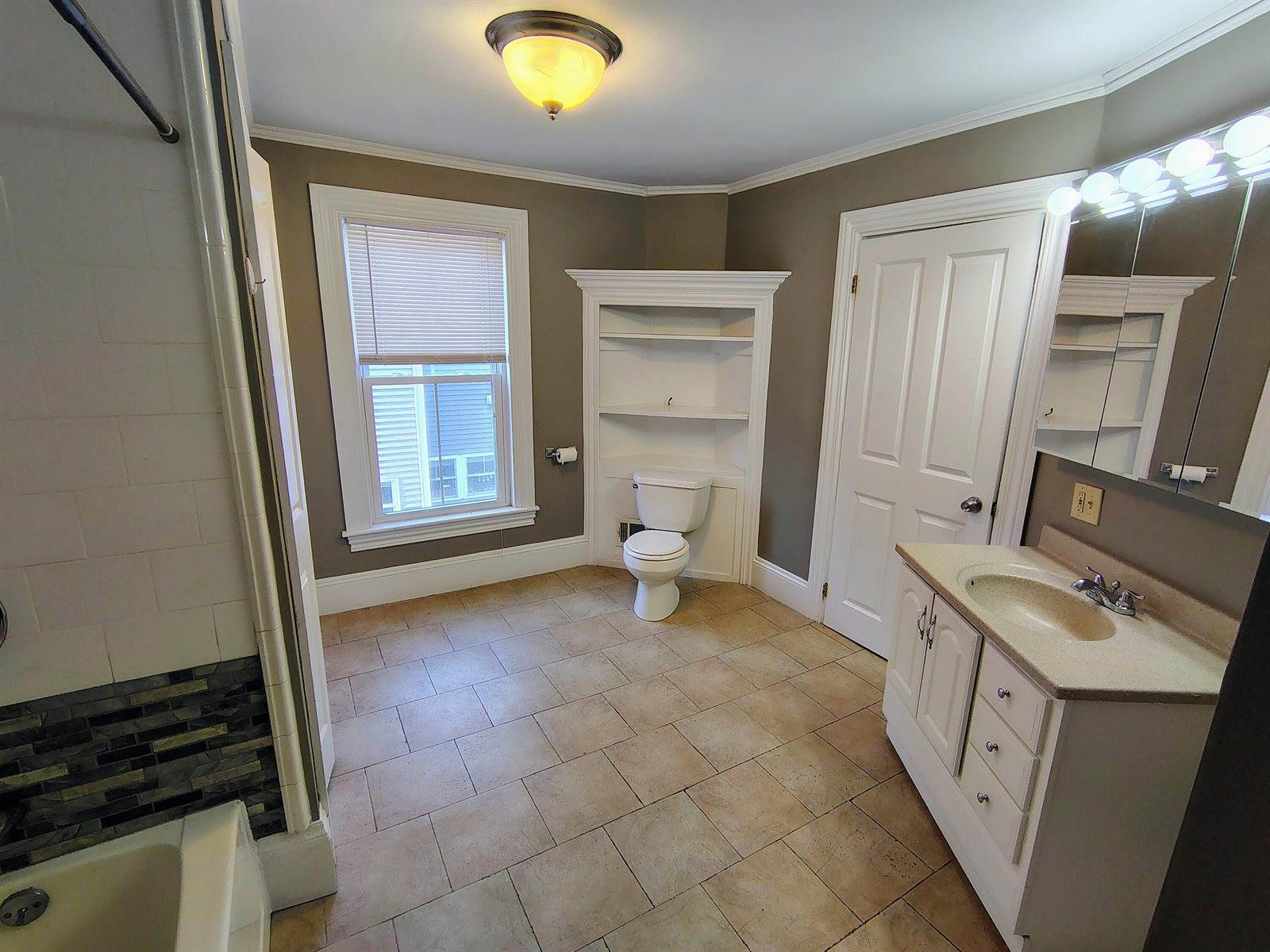 60 West Street, Bangor, ME 04401