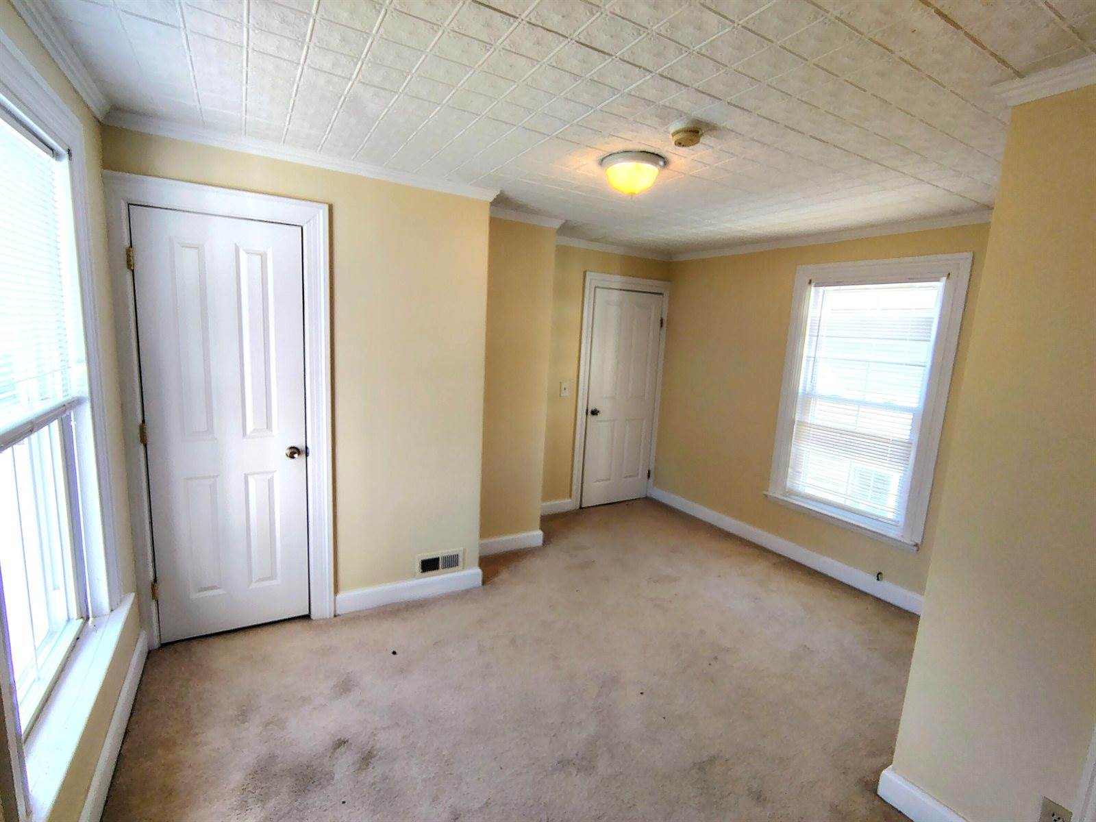 60 West Street, Bangor, ME 04401