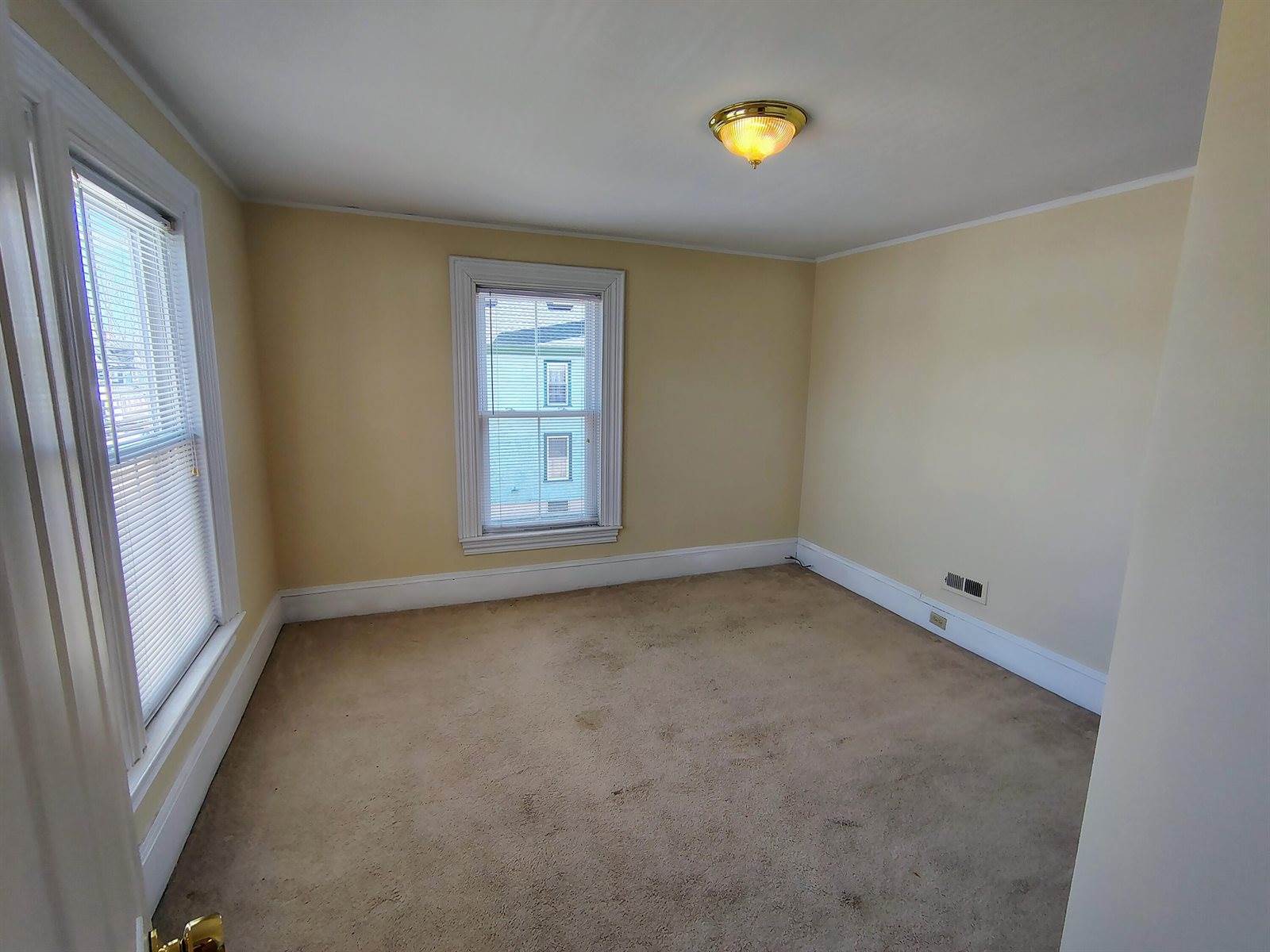 60 West Street, Bangor, ME 04401