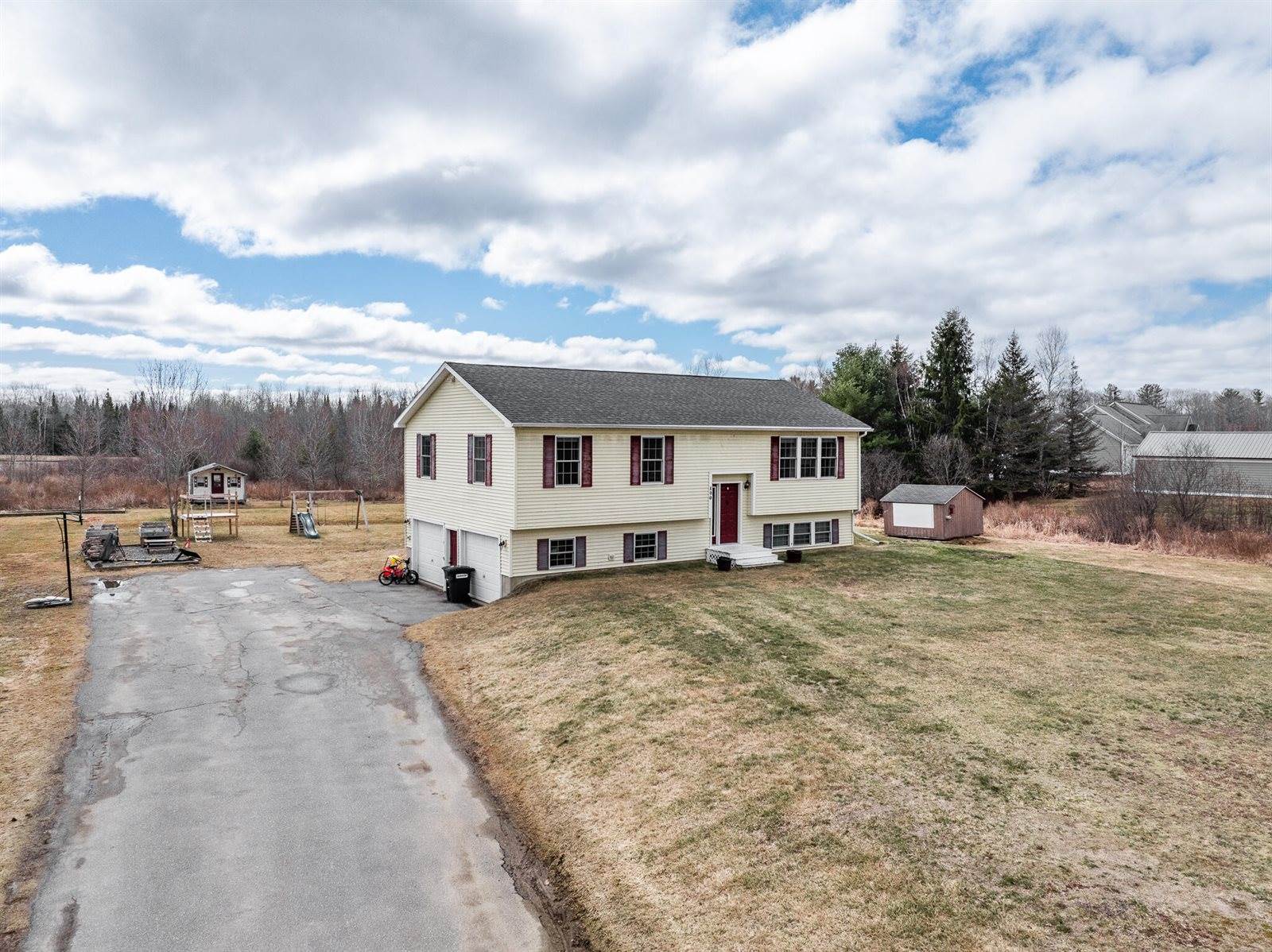 190 Smith Road, Hermon, ME 04401