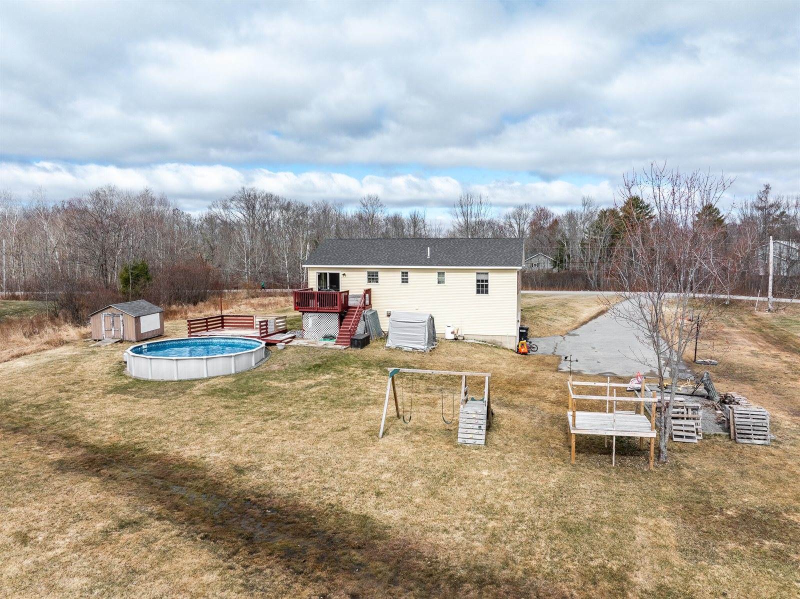 190 Smith Road, Hermon, ME 04401