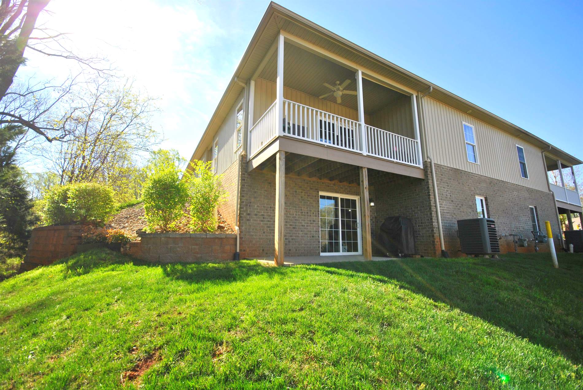 1084 Tori Ct, Forest, VA 24551