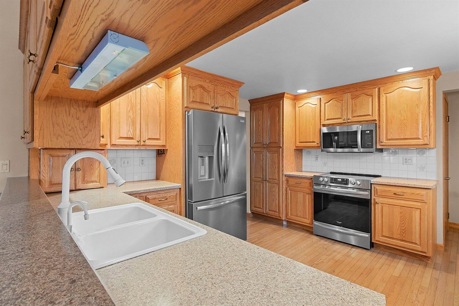 914 South Main Street, Mishicot, WI 54228