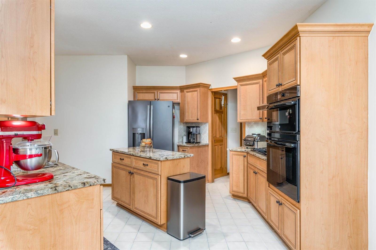 1204 Poppy Hills Drive, Blacklick, OH 43004