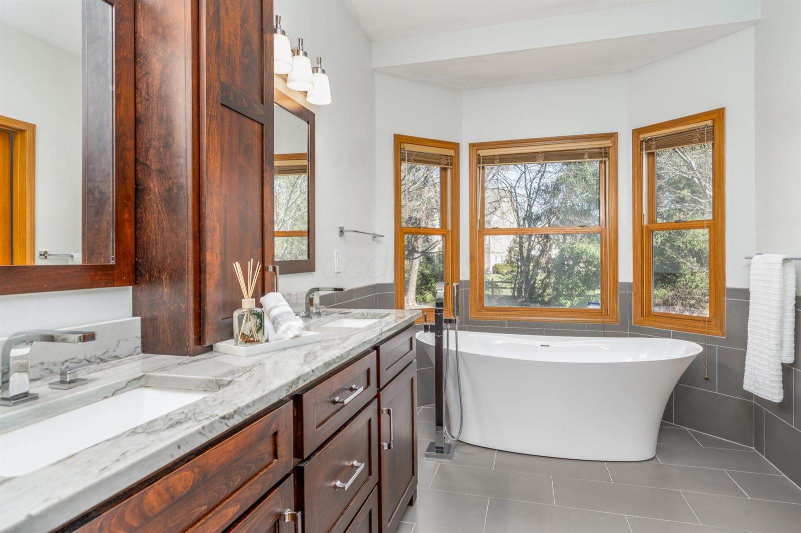 1204 Poppy Hills Drive, Blacklick, OH 43004