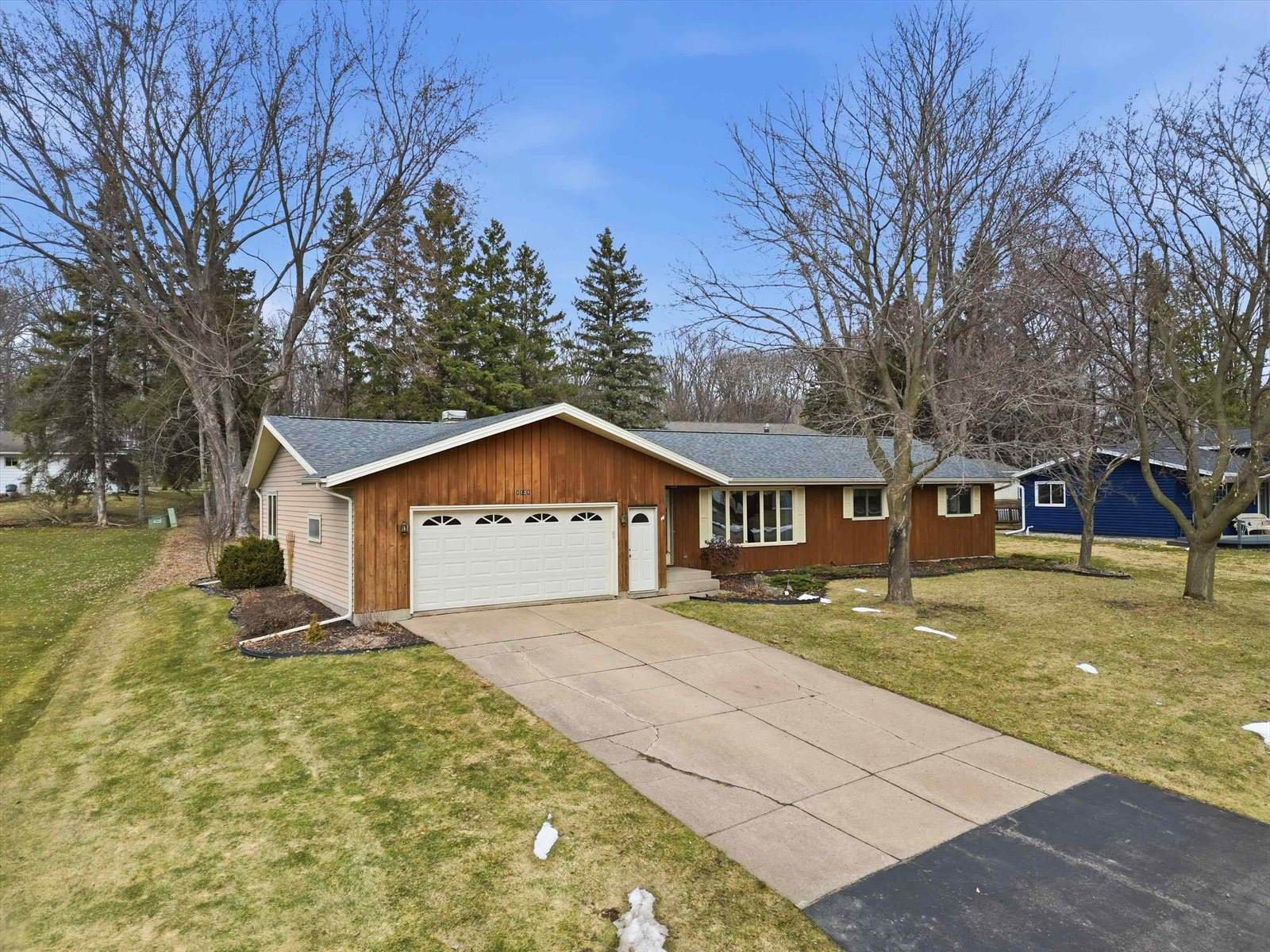1121 Fairview Drive, Marshfield, WI 54449