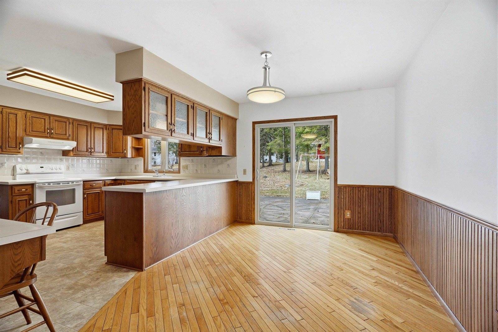 1121 Fairview Drive, Marshfield, WI 54449