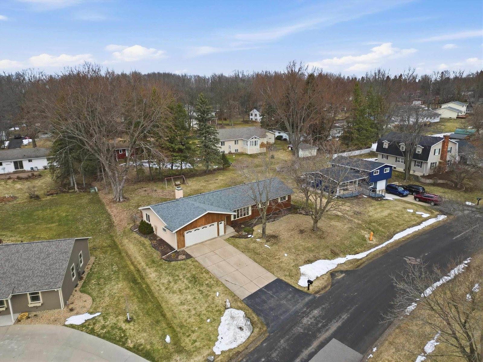 1121 Fairview Drive, Marshfield, WI 54449