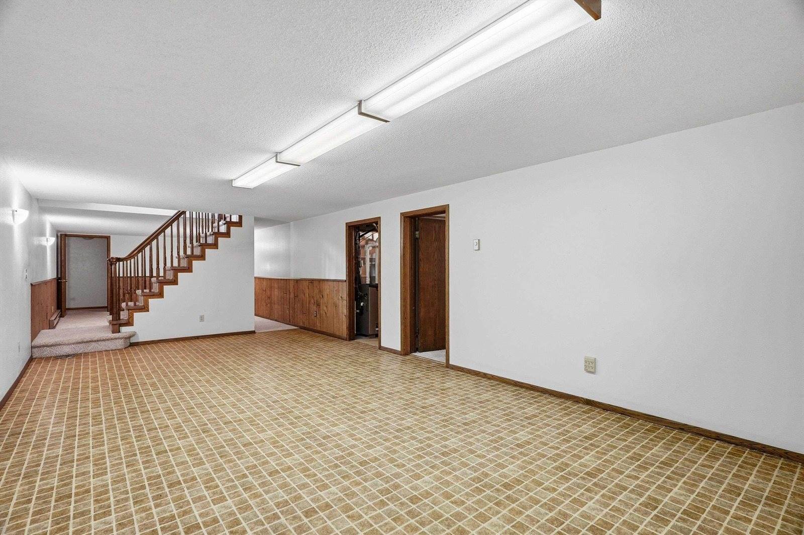 1121 Fairview Drive, Marshfield, WI 54449