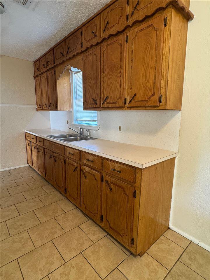 1605 NW Williams Ave, Lawton, OK 73507